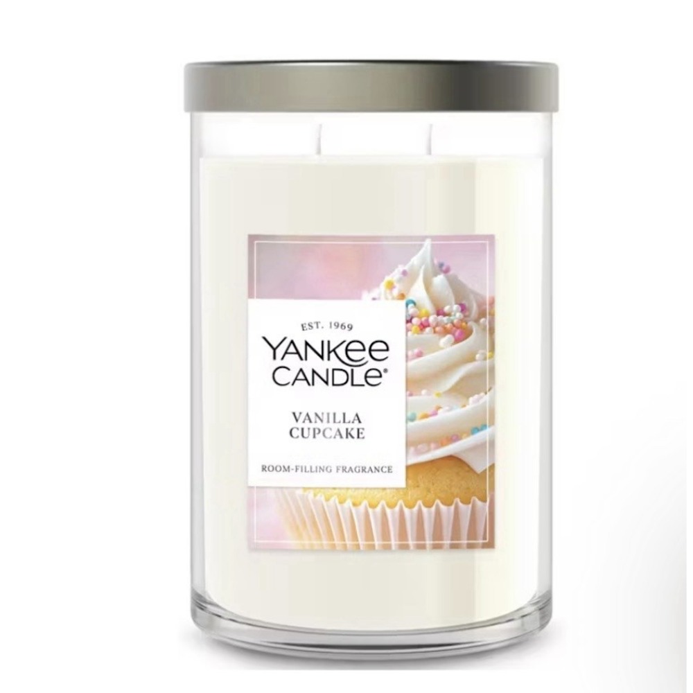 Yankee Candle Signature Large Tumbler Candle 20 oz- Vanilla Cupcake
